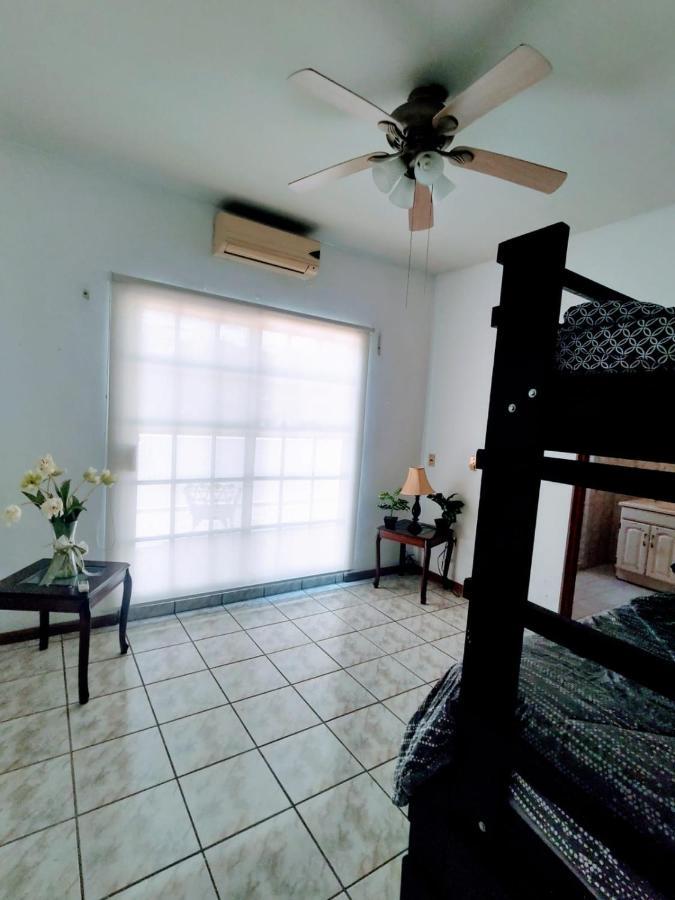 La Casa Rosa Monterrey Villa Kültér fotó