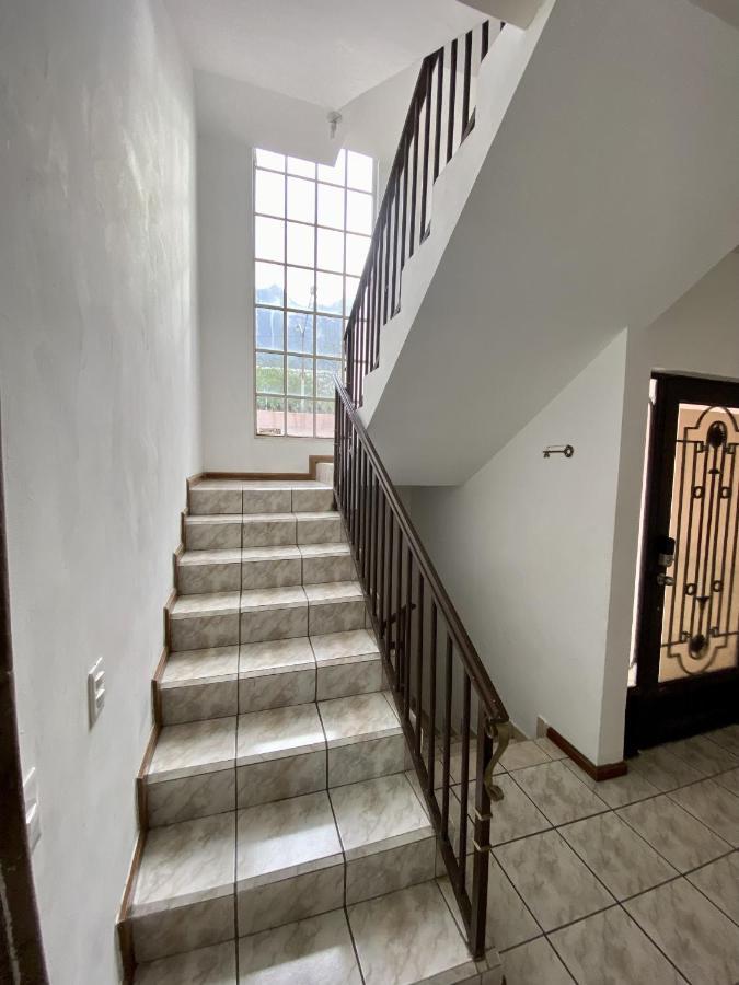 La Casa Rosa Monterrey Villa Kültér fotó